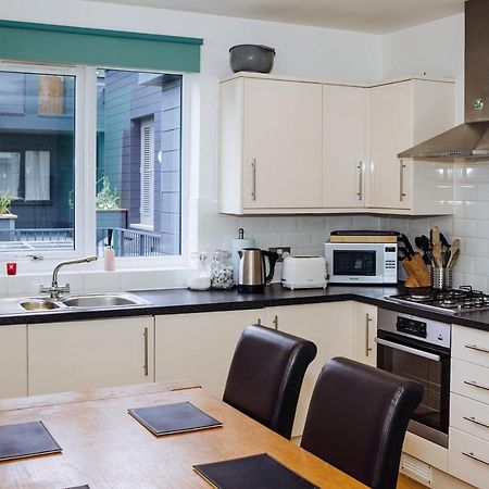 Beautiful, Contemporary 3 Bedroom Apartment Bath Eksteriør bilde