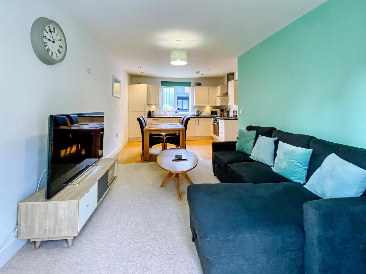 Beautiful, Contemporary 3 Bedroom Apartment Bath Eksteriør bilde