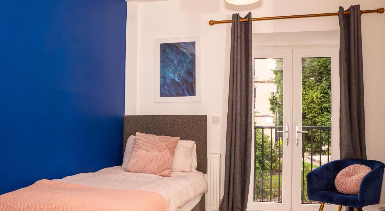 Beautiful, Contemporary 3 Bedroom Apartment Bath Eksteriør bilde