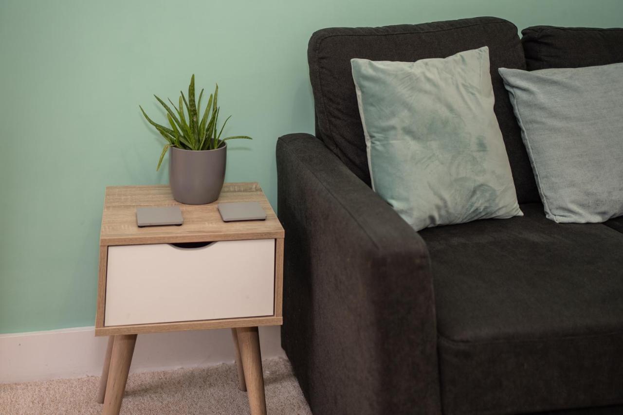 Beautiful, Contemporary 3 Bedroom Apartment Bath Eksteriør bilde