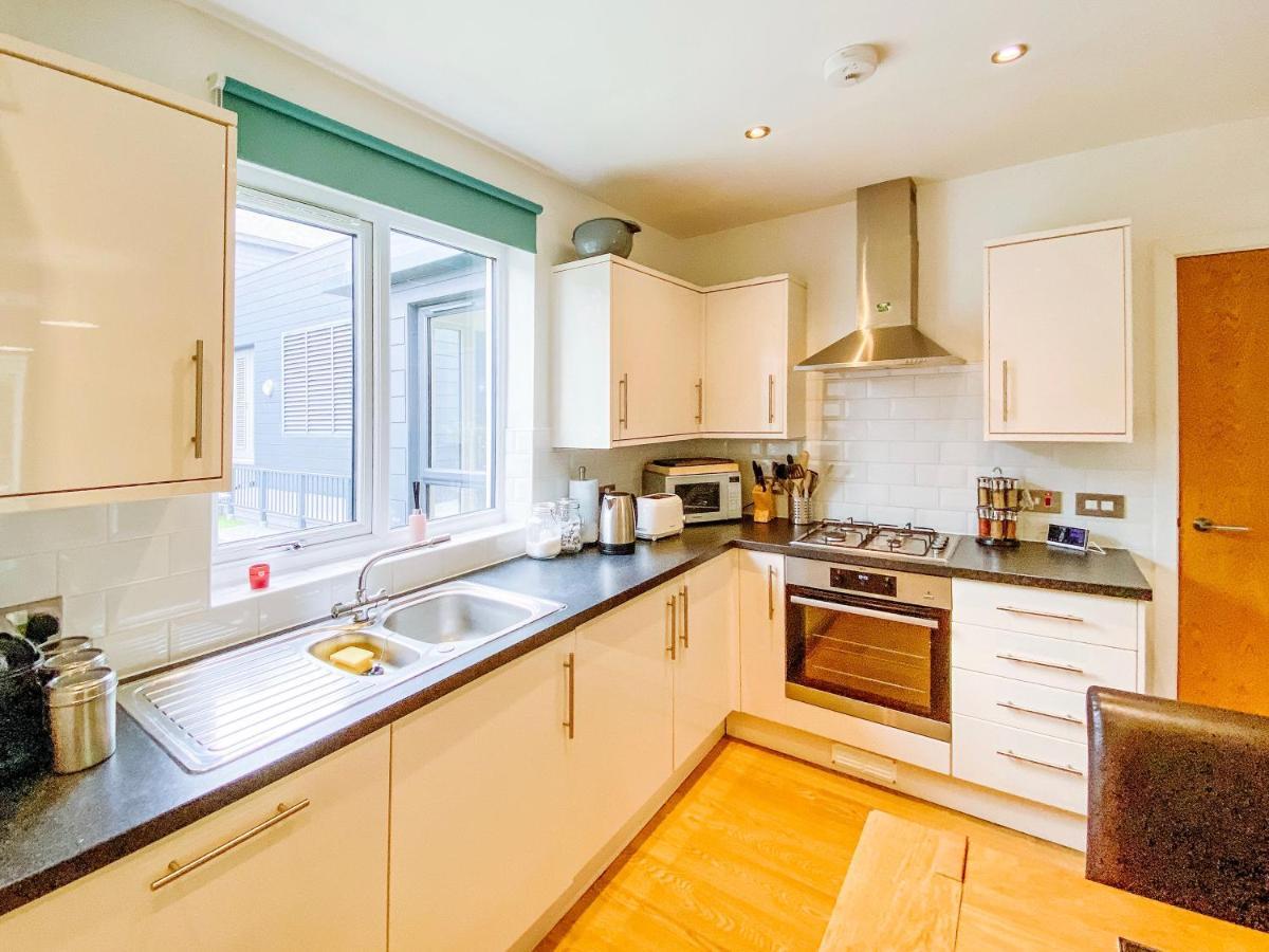 Beautiful, Contemporary 3 Bedroom Apartment Bath Eksteriør bilde