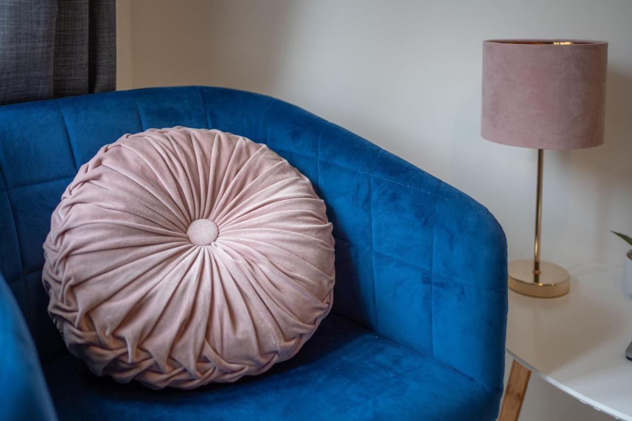 Beautiful, Contemporary 3 Bedroom Apartment Bath Eksteriør bilde