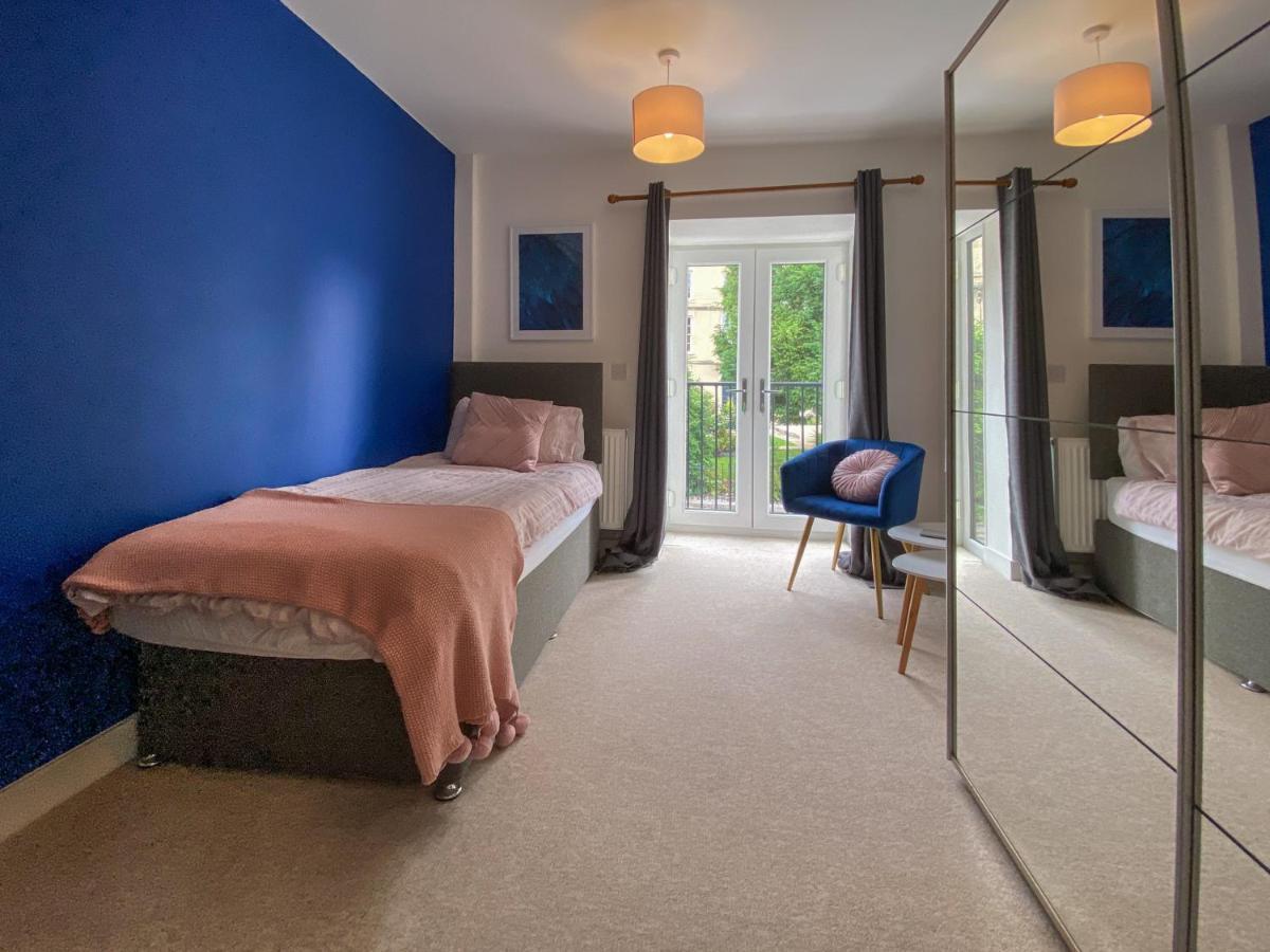 Beautiful, Contemporary 3 Bedroom Apartment Bath Eksteriør bilde