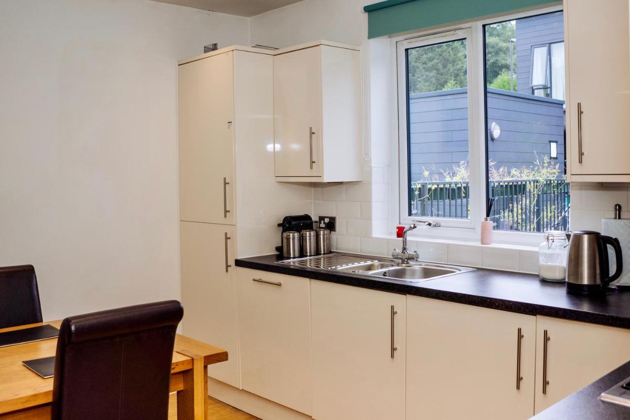 Beautiful, Contemporary 3 Bedroom Apartment Bath Eksteriør bilde